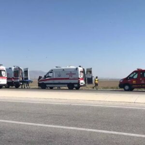 konyada takla atan aracta 5 yarali SPO87McI