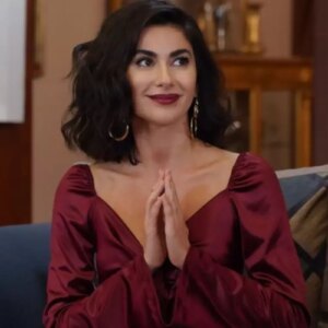 nesrin cavadzadeden sasirtan espri genc erkeklerin kanini iciyorum UpwhNafh