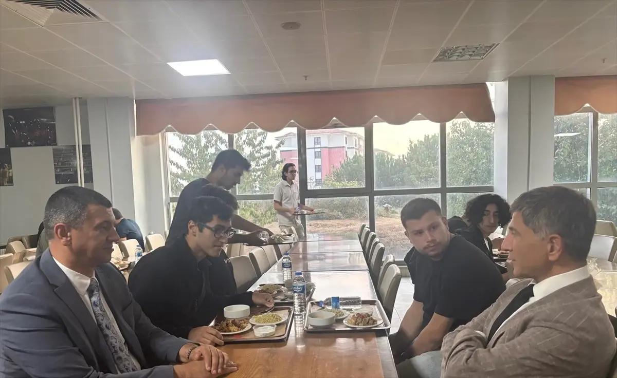 corlu kaymakami ogrenci yurdunu ziyaret etti K3xIAjDM