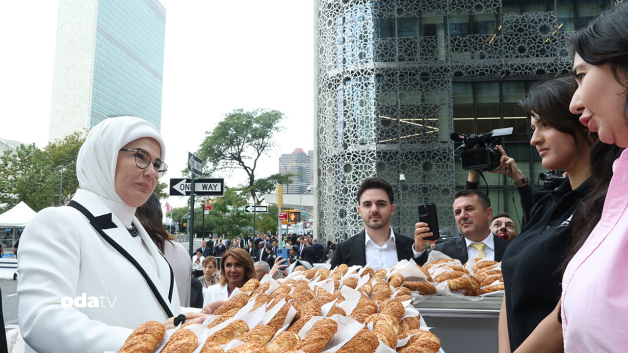 emine erdogandan new yorkta simit standina ziyaret liBFtCcX