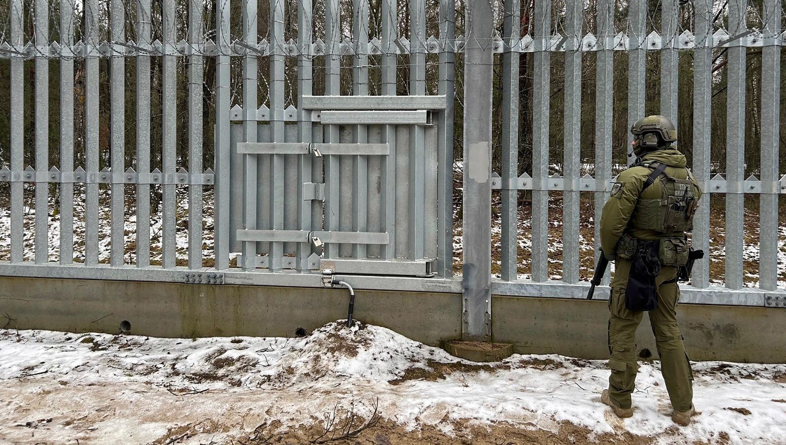 polonyadan belarus ile olan sinir kapilarini kapatma karari FjarpCbZ