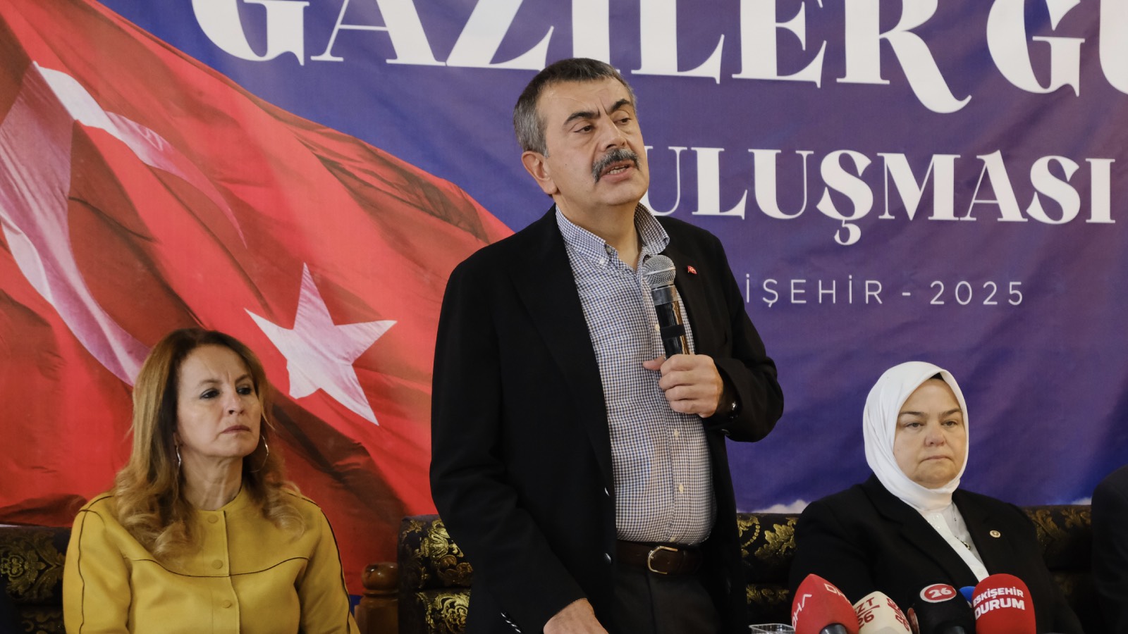 yusuf tekinden erdoganin talimatiyla cozum sureci mesaisi mesela ahmet kaya diye bir sanatci vardi kurtce sarki soyledigi icin linclendi slVni6C7