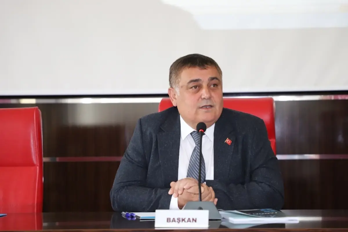 chpden istifa eden isa yildirim ak partiye gecmeye niyetim var QHaC7Zpn.jpg