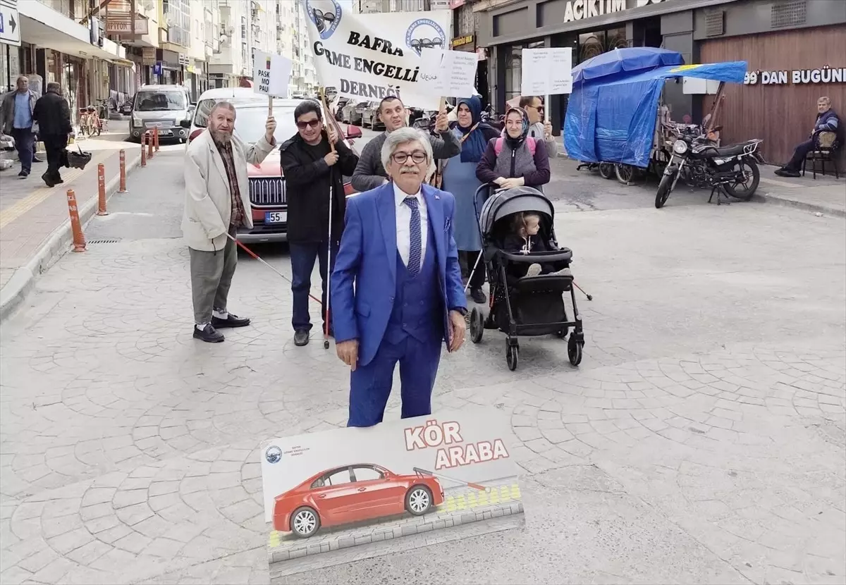 gorme engelliler bafrada yuruyus duzenledi Ng93dW3c.jpg