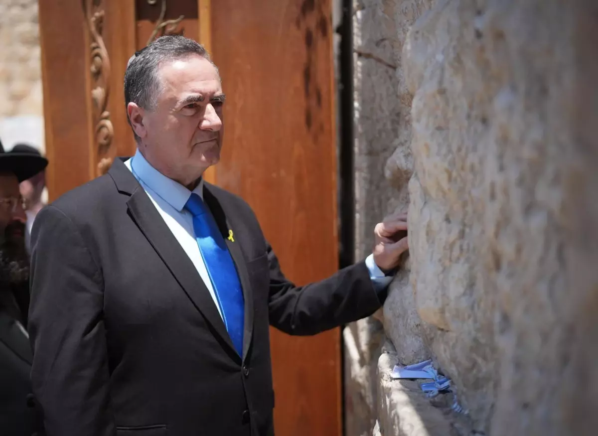 israil savunma bakani katzdan gazzede yikim talimati F132HOQU.jpg