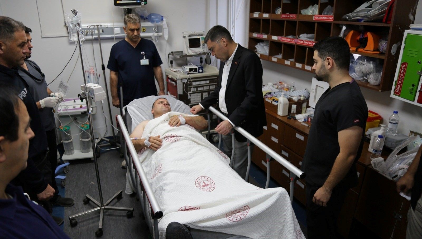 karakol onunde polise bicakli saldiri jM8KxlbH.jpg