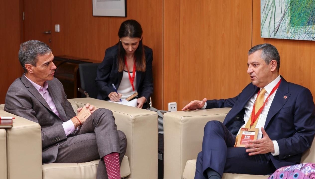 ozgur ozel ispanya basbakani sanchez ile gorustu ULnjf1fx