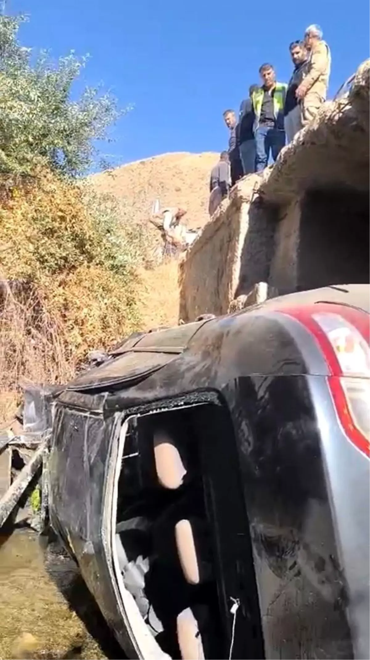 yuksekovada trafik kazasi 4 yarali DB1HuJyS.jpg