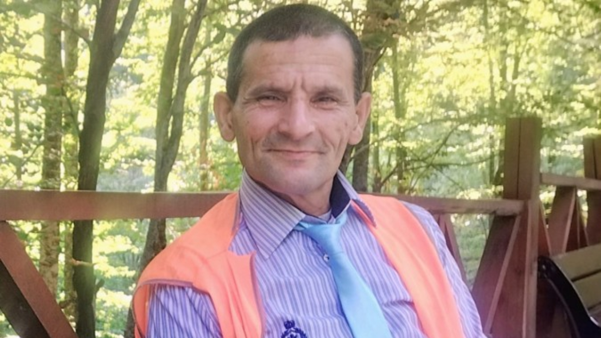 bursada uzerine agac devrilen isciden aci haber AlUtOUcU.jpg