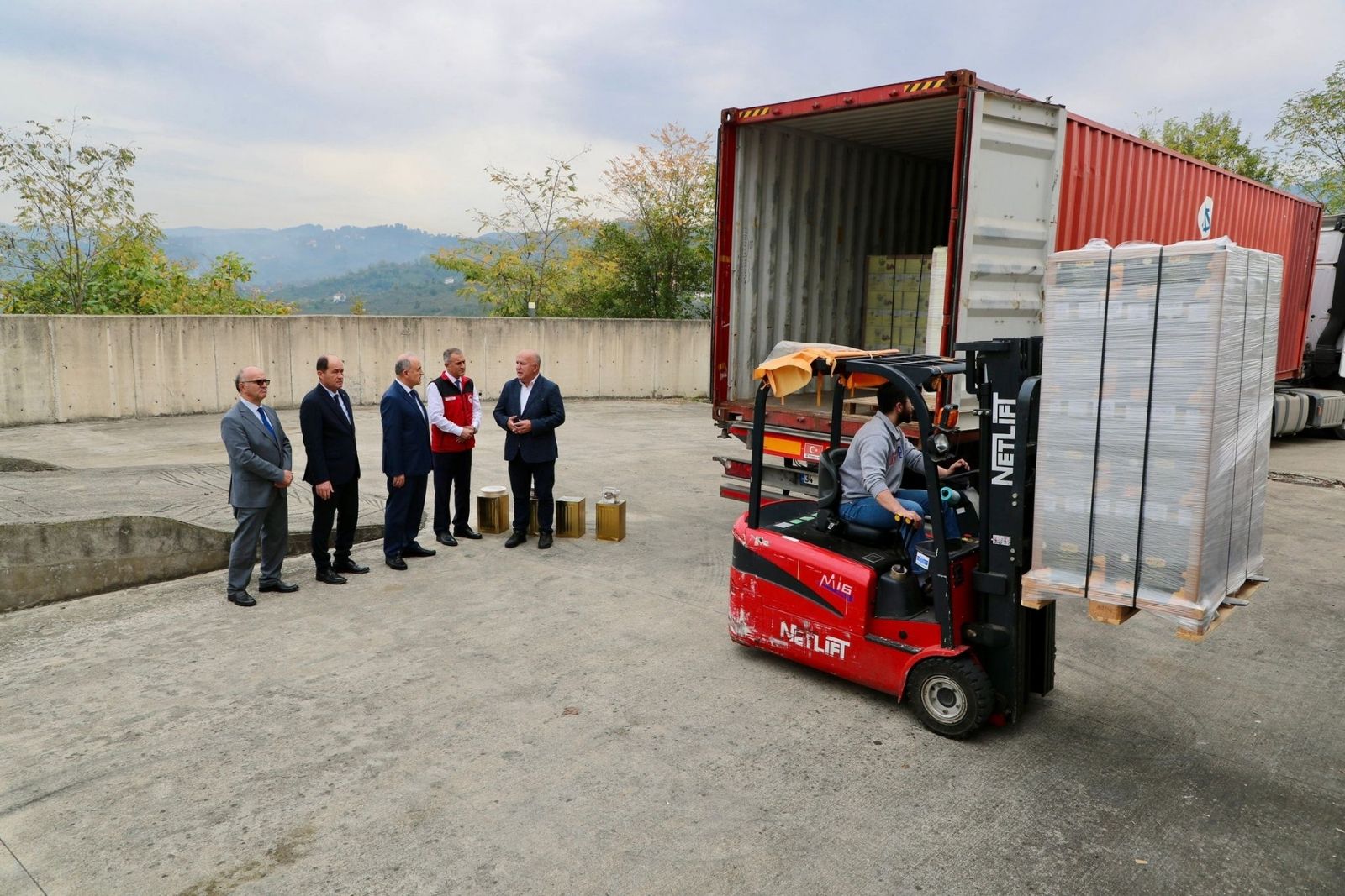 ingiltere orduda uretilen 88 ton bal satin aldi CZMtW6Gh.jpg