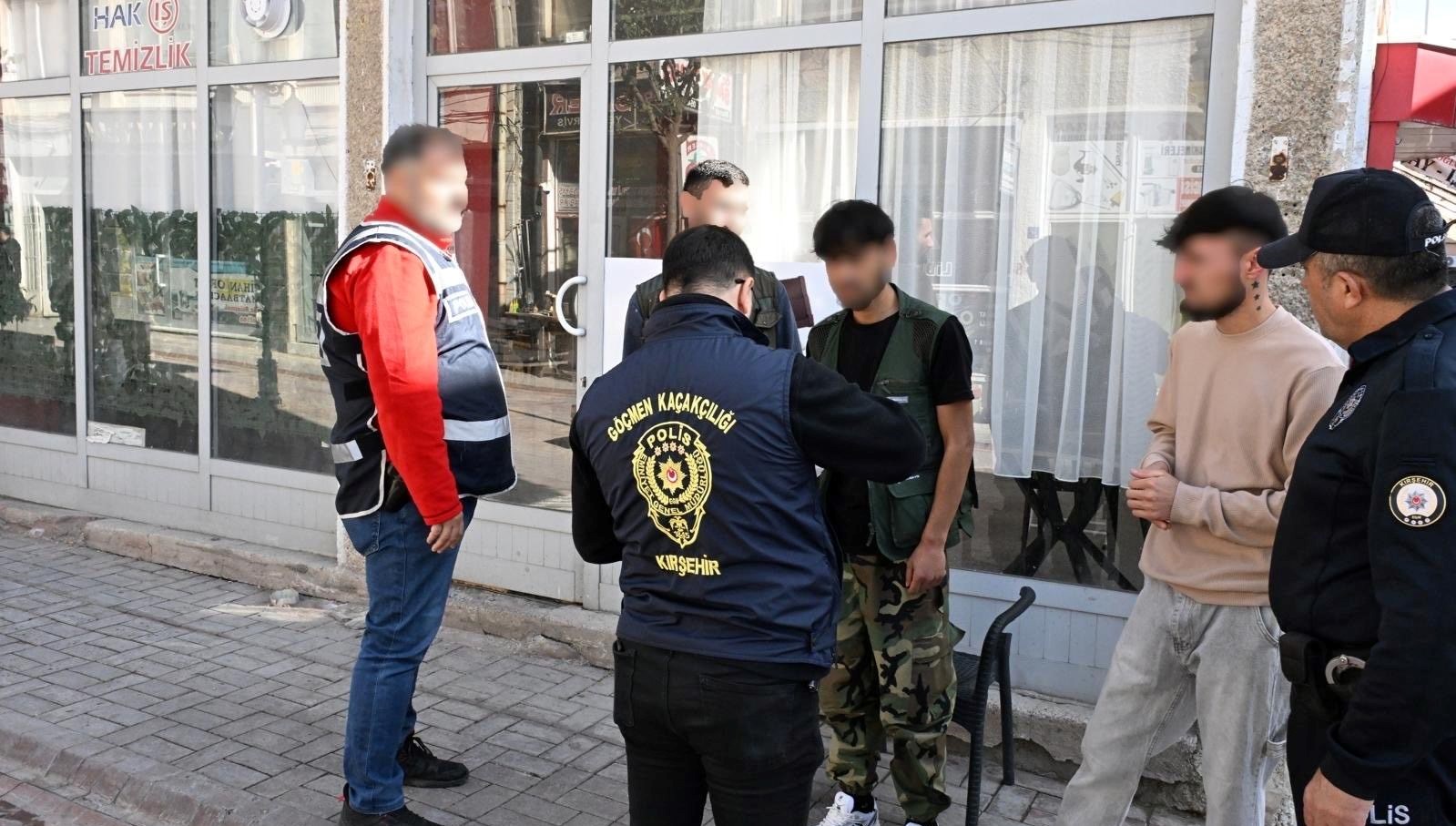 kirsehirde 5 duzensiz gocmen yakalandi fTpEuzg7.jpg