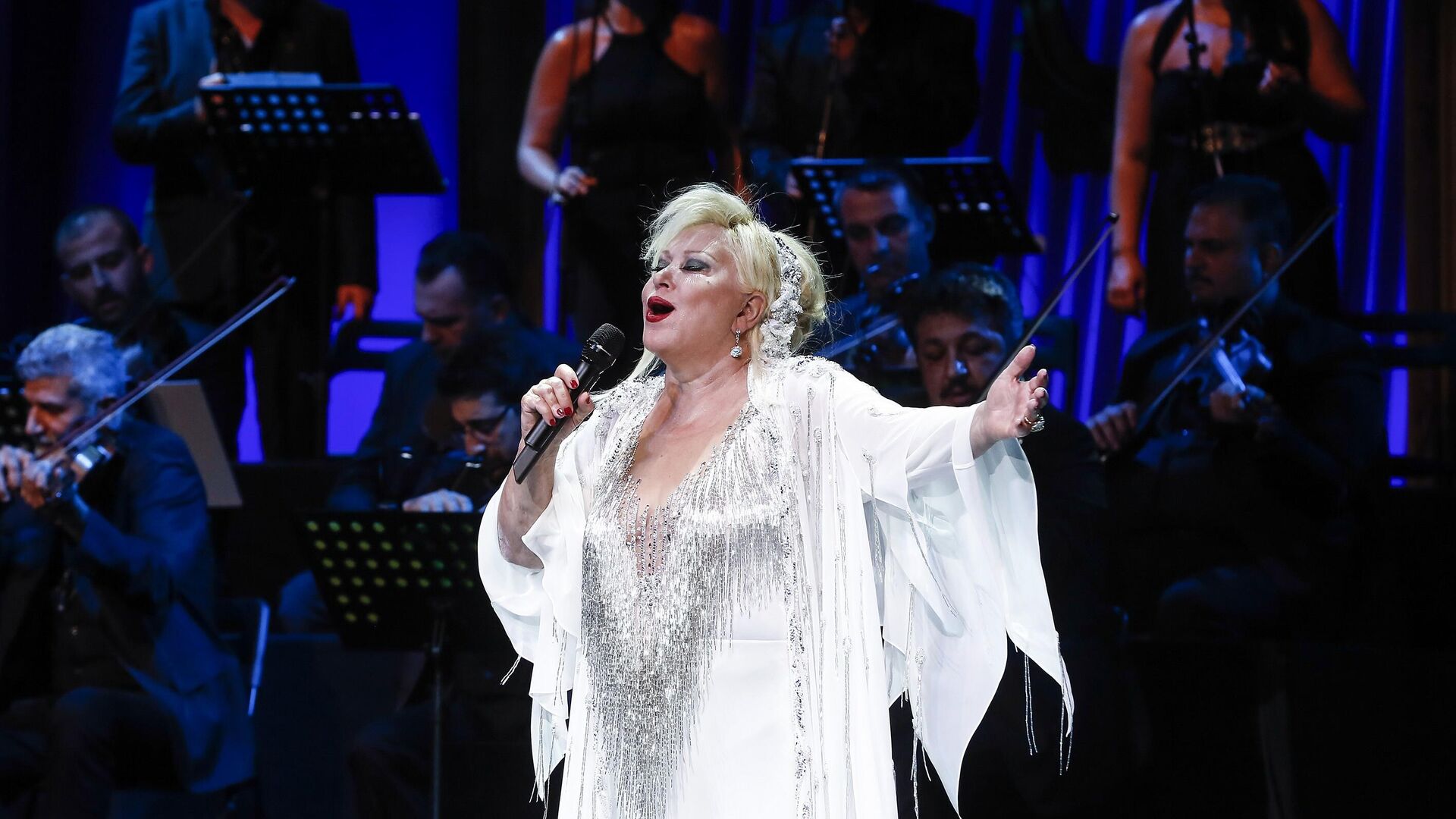 unlu sanatci kalp krizi gecirmisti yogun bakima alindi U6mlRI2Z.jpg