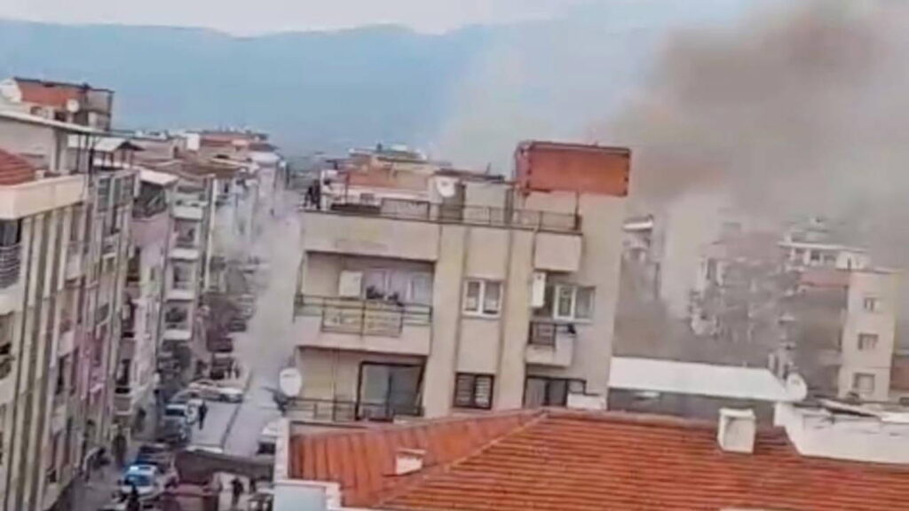 evini-atese-verdi-kacarken-yakalandi-FjCRZThg