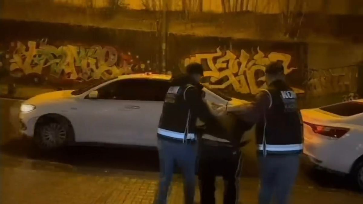 İstanbul’da Kırmızı Bültenle Aranan Altın Kaçakçısı Yakalandı