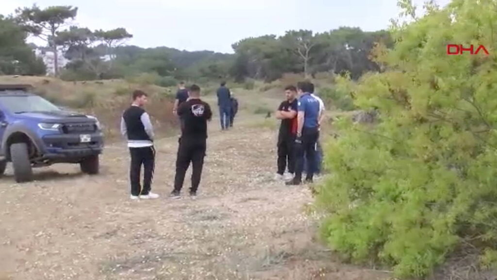 plajin-karsisindaki-ormanda-erkek-cesedi-bulundu-uyuyor-sandik-jYIdcmjw