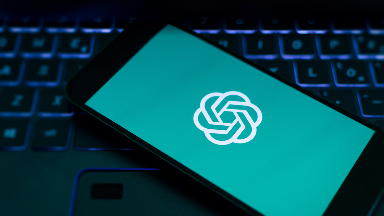 openaiin-yapay-zeka-ajani-yuklu-kendi-telefonunun-detaylari-netlesiyor-fXlYOD9E