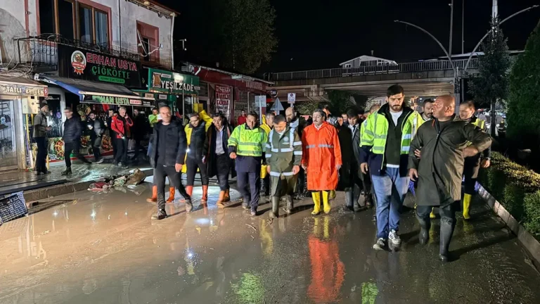 samsun-valiliginden-havzadaki-su-taskinina-iliskin-aciklama-s8WKqz85